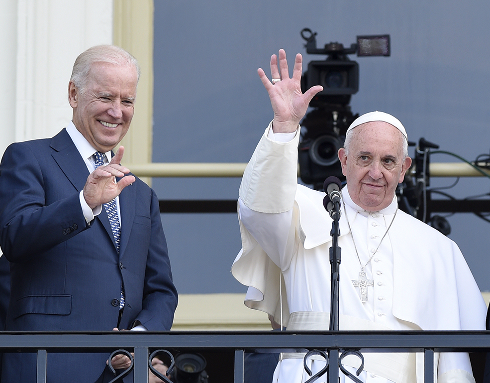 pope francis and joe biden in 2015